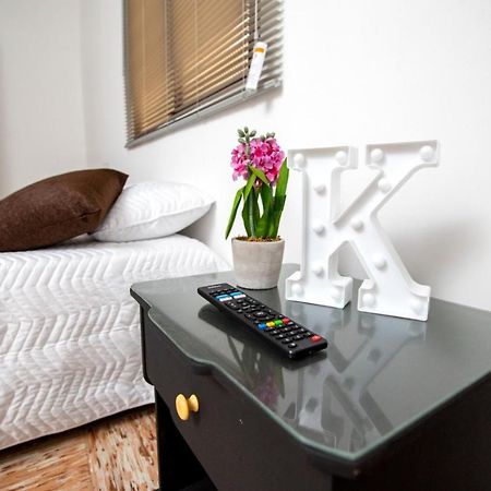 Komodo Alojamiento- Hostal Autoservicio, Ubicado Cerca Al Centro Historico - Bano Privado, Wifi , Cama 2X2 Y Agua Caliente Y Cocina Compartida โปปายาน ภายนอก รูปภาพ