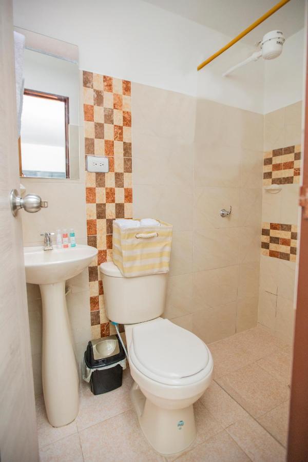 Komodo Alojamiento- Hostal Autoservicio, Ubicado Cerca Al Centro Historico - Bano Privado, Wifi , Cama 2X2 Y Agua Caliente Y Cocina Compartida โปปายาน ภายนอก รูปภาพ