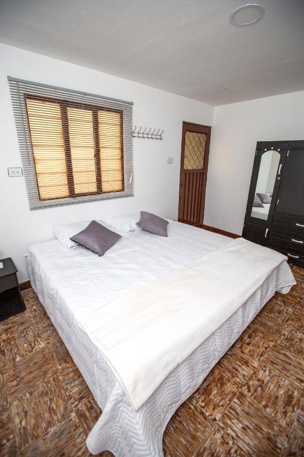 Komodo Alojamiento- Hostal Autoservicio, Ubicado Cerca Al Centro Historico - Bano Privado, Wifi , Cama 2X2 Y Agua Caliente Y Cocina Compartida โปปายาน ภายนอก รูปภาพ