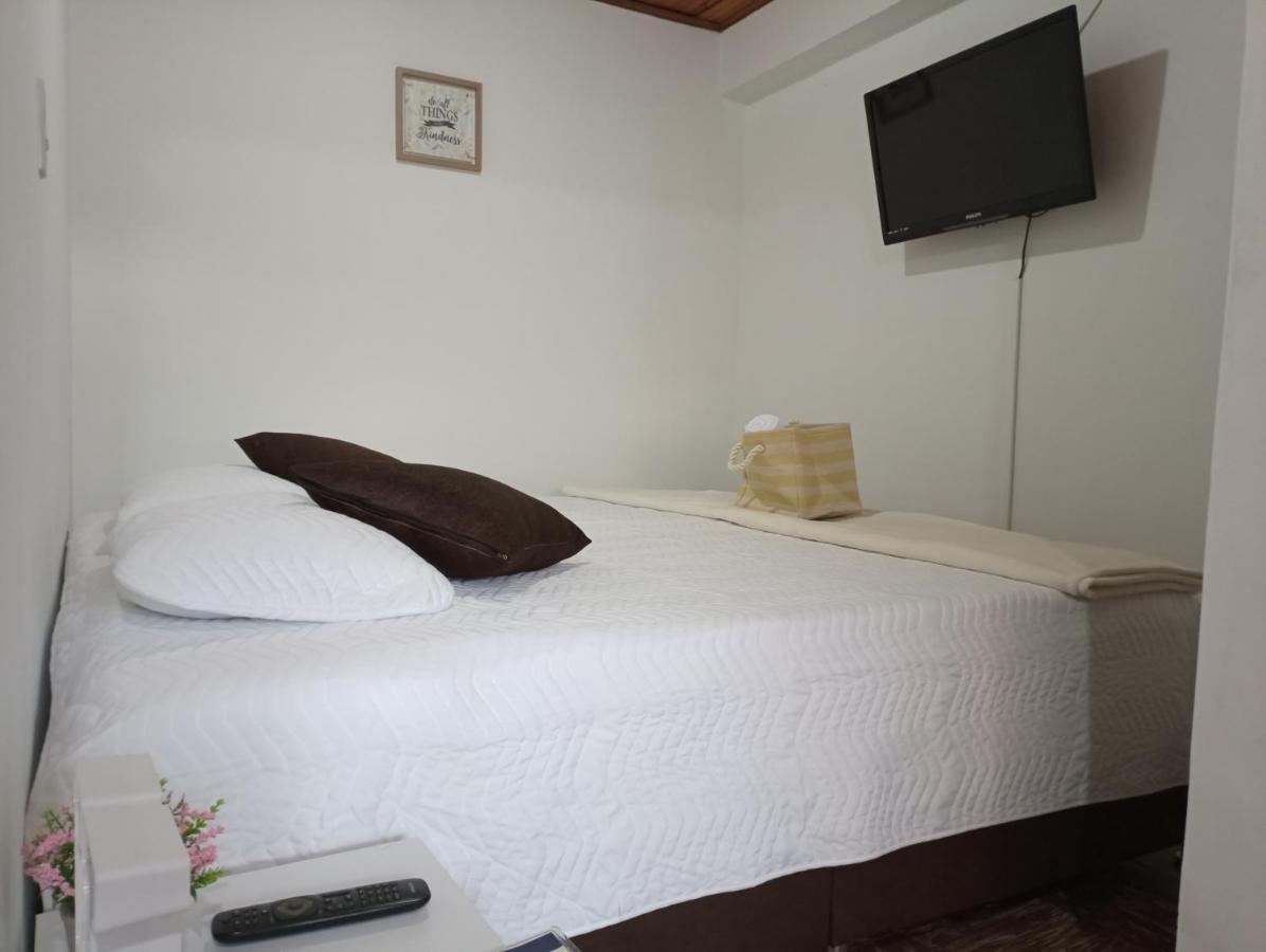 Komodo Alojamiento- Hostal Autoservicio, Ubicado Cerca Al Centro Historico - Bano Privado, Wifi , Cama 2X2 Y Agua Caliente Y Cocina Compartida โปปายาน ภายนอก รูปภาพ