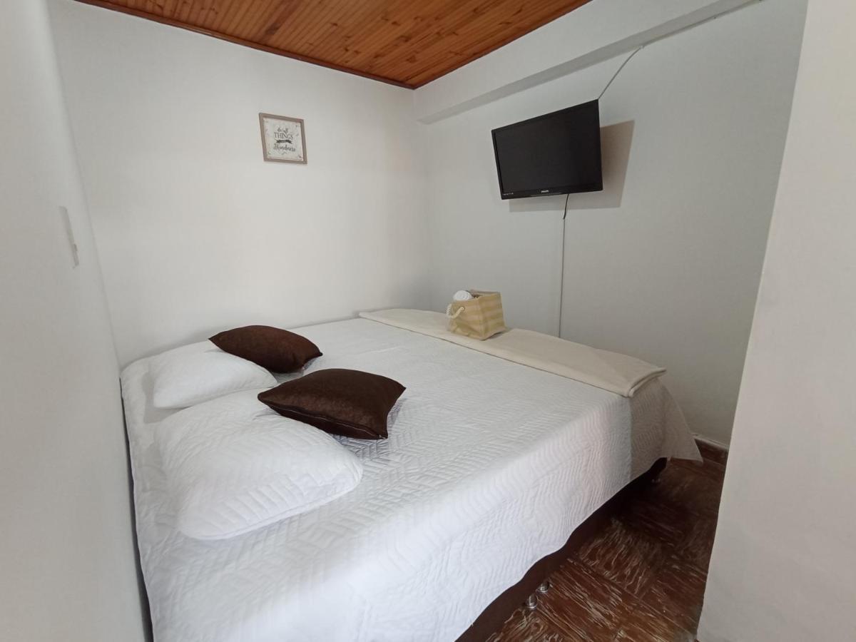 Komodo Alojamiento- Hostal Autoservicio - Ubicado Muy Cerca Al Centro Historico -Habitaciones Con Bano Privado, Wifi , Cama 2X2 โปปายาน ภายนอก รูปภาพ