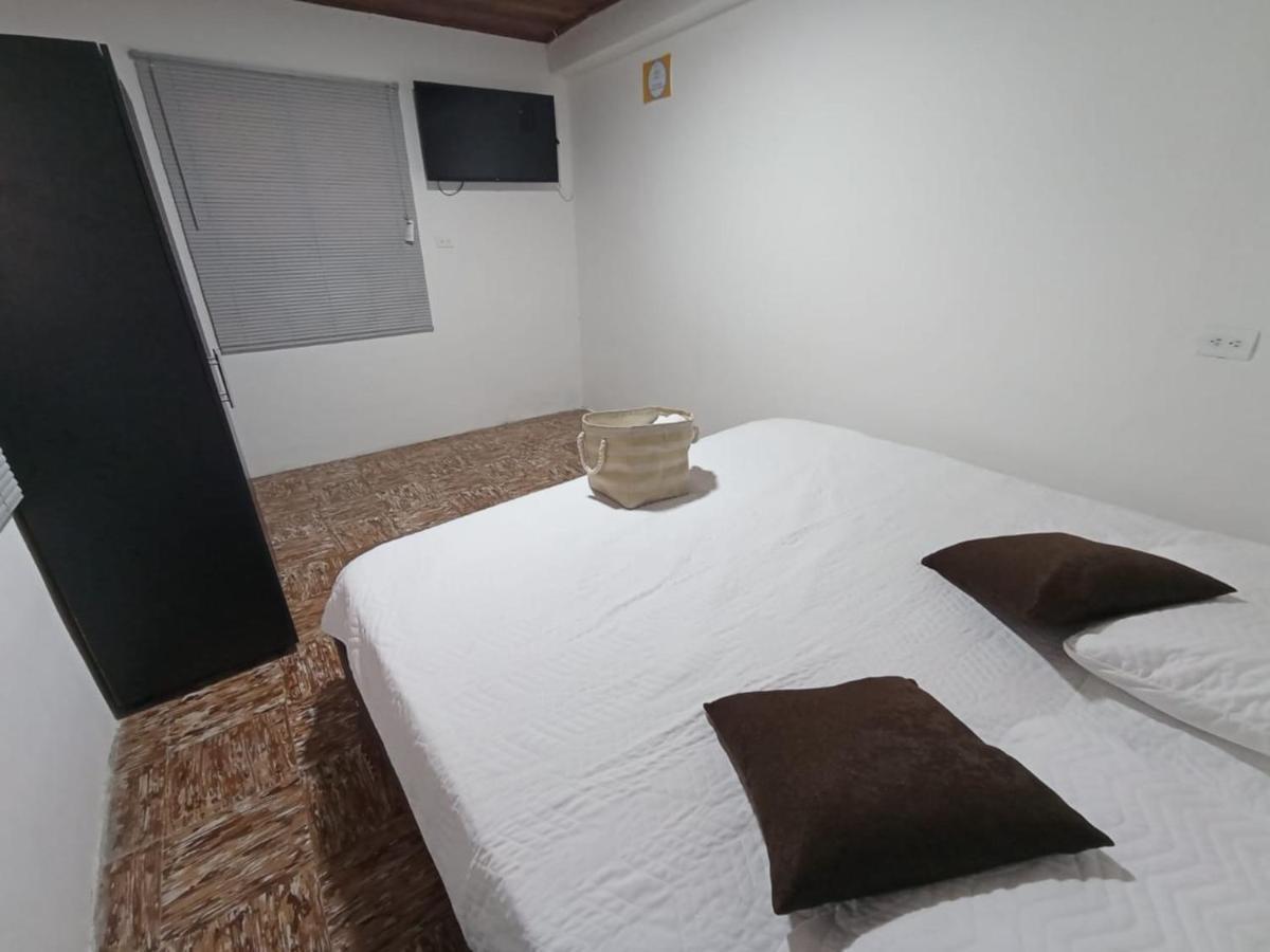 Komodo Alojamiento- Hostal Autoservicio, Ubicado Cerca Al Centro Historico - Bano Privado, Wifi , Cama 2X2 Y Agua Caliente Y Cocina Compartida โปปายาน ภายนอก รูปภาพ