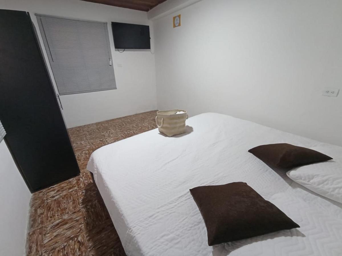 Komodo Alojamiento- Hostal Autoservicio - Ubicado Muy Cerca Al Centro Historico -Habitaciones Con Bano Privado, Wifi , Cama 2X2 โปปายาน ภายนอก รูปภาพ