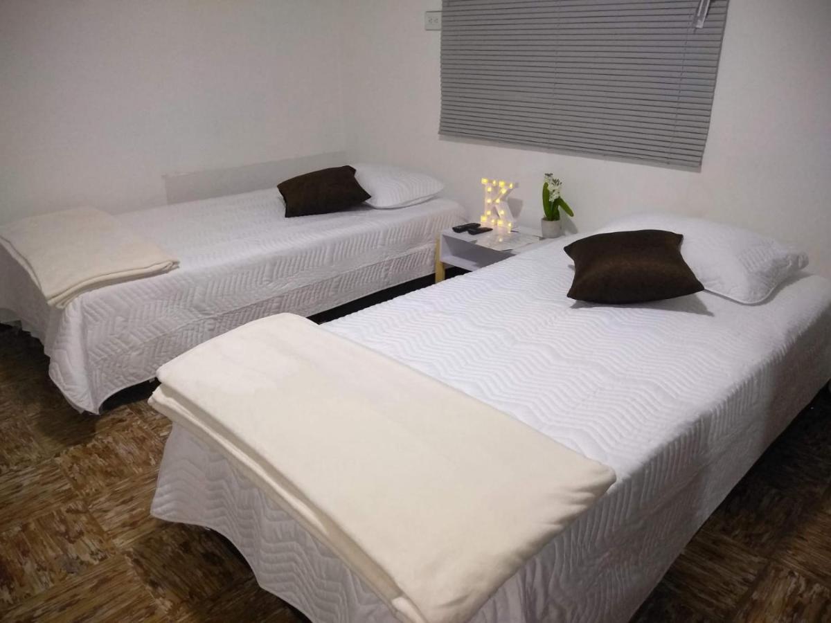 Komodo Alojamiento- Hostal Autoservicio, Ubicado Cerca Al Centro Historico - Bano Privado, Wifi , Cama 2X2 Y Agua Caliente Y Cocina Compartida โปปายาน ภายนอก รูปภาพ