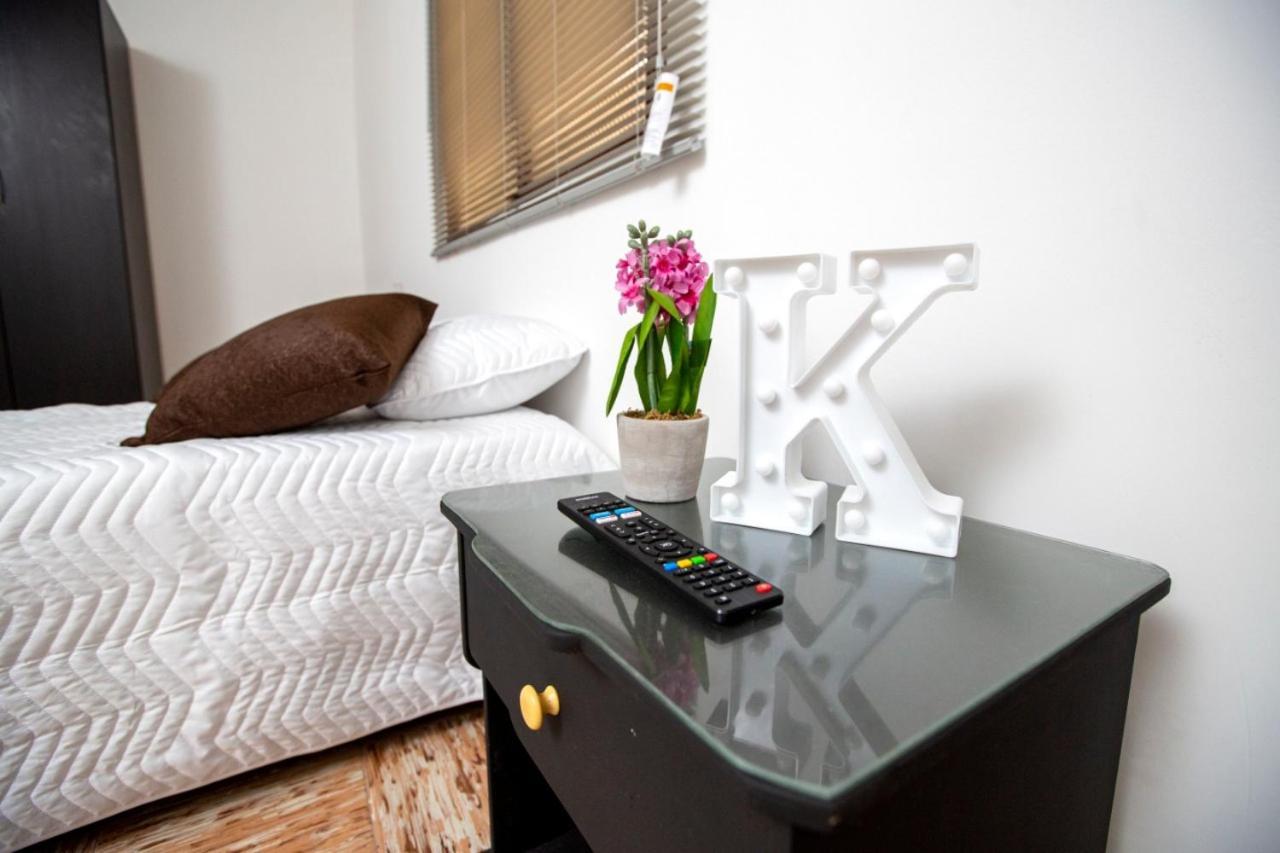 Komodo Alojamiento- Hostal Autoservicio, Ubicado Cerca Al Centro Historico - Bano Privado, Wifi , Cama 2X2 Y Agua Caliente Y Cocina Compartida โปปายาน ภายนอก รูปภาพ